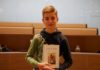 Tim Bonestroo (12) uit Nunspeet wint de voorleeswedstrijd Read2Me