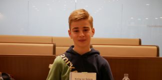Tim Bonestroo (12) uit Nunspeet wint de voorleeswedstrijd Read2Me