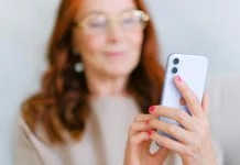 Voordelig en betaalbaar: 4 tips om een goedkoop telefoon abonnement te vinden