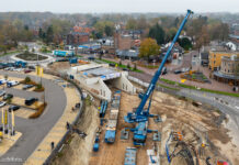 De voorbereidingen in verband met het plaatsen van de tunnels zijn in volle gang