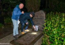 Kerstavond in het teken van herdenken: lichtjes op oorlogsgraven in Nunspeet