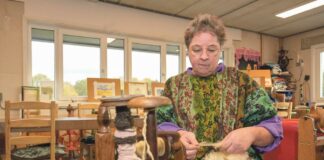 Jacqueline Mensink wil het spinnenwiel weer op de kaart zetten