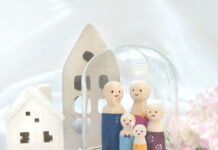 De Poppetjeskraam: jouw gezin vastgelegd in hout, een blijvende herinnering