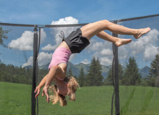 De geschiedenis van trampolines: van circus tot achtertuin