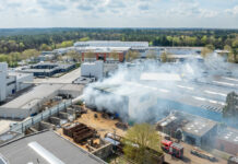 Brand bij metaalbedrijf snel onder controle dankzij snelle inzet brandweer
