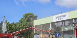 Brandweer rukt uit voor winkelbrand bij Welkoop