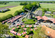 Lentemarkt bij Molen De Duif trekt duizenden bezoekers onder een stralende zon