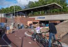 Oliebollen bij opening onderdoorgang station Nunspeet