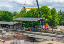 Nieuwe mijlpaal bij station Nunspeet: perronkap geplaatst en langzaamverkeertunnel geopend