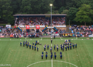 Terugblik op indrukwekkende Taptoe Nunspeet met drumlegende Cesar Zuiderwijk
