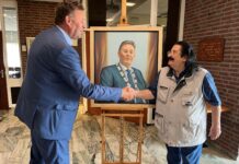Portret oud-burgemeester Breunis van de Weerd onthuld