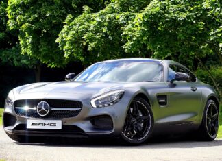 Moet je een auto zakelijk of privé verzekeren