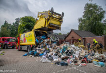 Rook in vuilniswagen Nunspeet snel onder controle