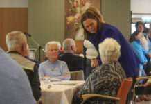 Mirjam Bikker onder de indruk van de zorg voor elkaar in Nunspeet