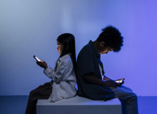 Informatieavond voor ouders: Scrollen, swipen en grenzen stellen