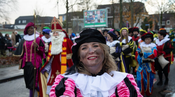 Feestelijke intocht van Sinterklaas in Nunspeet op 22 november