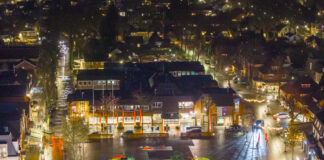 Gemeentehuis Nunspeet kleurt oranje in strijd tegen geweld