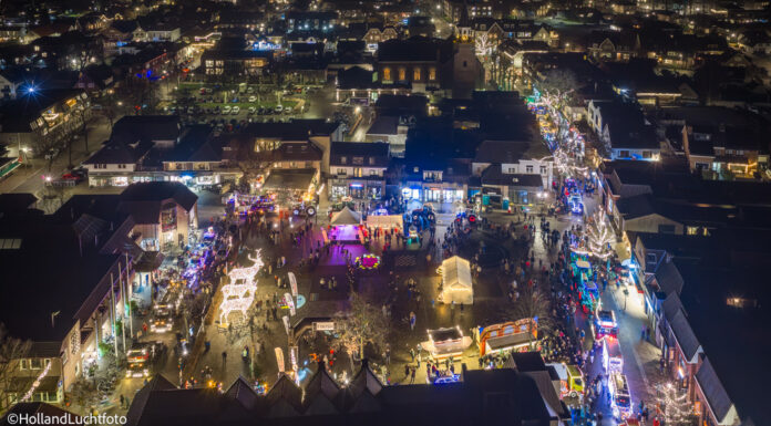 Verlichte herten slaan op hol na drone boven Nunspeet