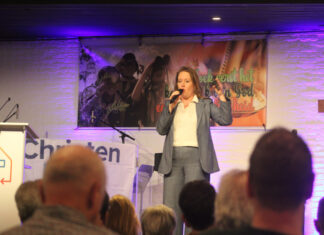 Drukbezochte kerkenavond ChristenUnie Nunspeet brengt kerken samen