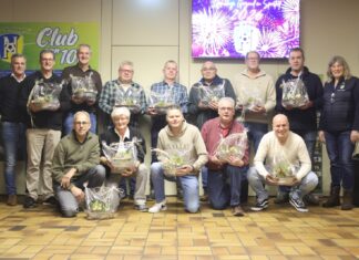 vv Nunspeet huldigt 12 jubilarissen