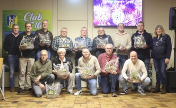 vv Nunspeet huldigt 12 jubilarissen