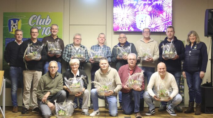 vv Nunspeet huldigt 12 jubilarissen