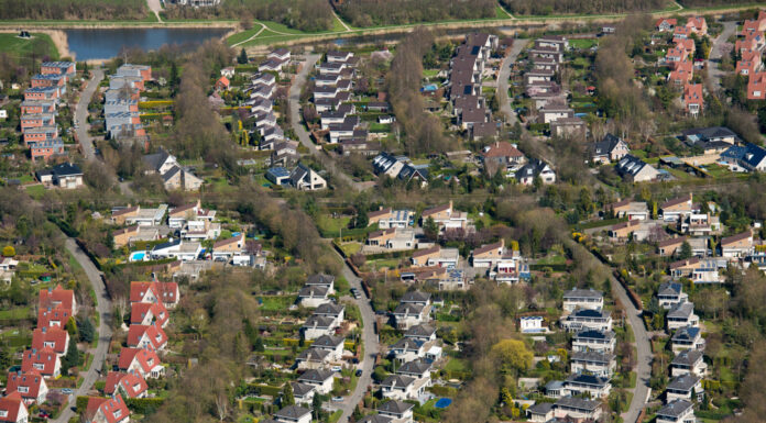 Een vaste trap plaatsen in Almere; ook relevant voor Nunspeet en omgeving